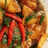 Cá Kho Tô - Fish in a Shallow Water.