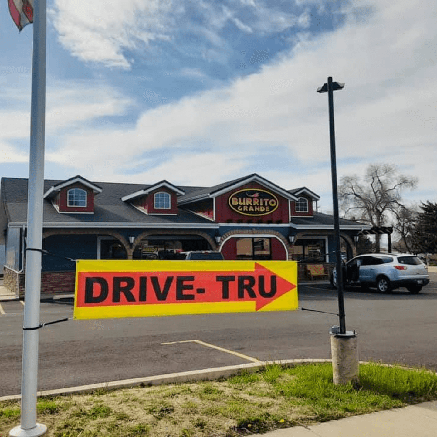 🚗 Drive-Thru Delight: Your Orders, Your Way!