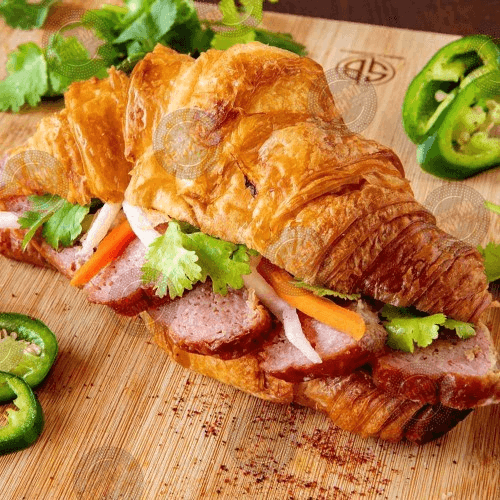 Croissant 11 - Chinese Pork Belly / Croissant 11 Ba Roi.