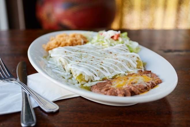 Enchiladas De Pollo (Red or Green Sauce).