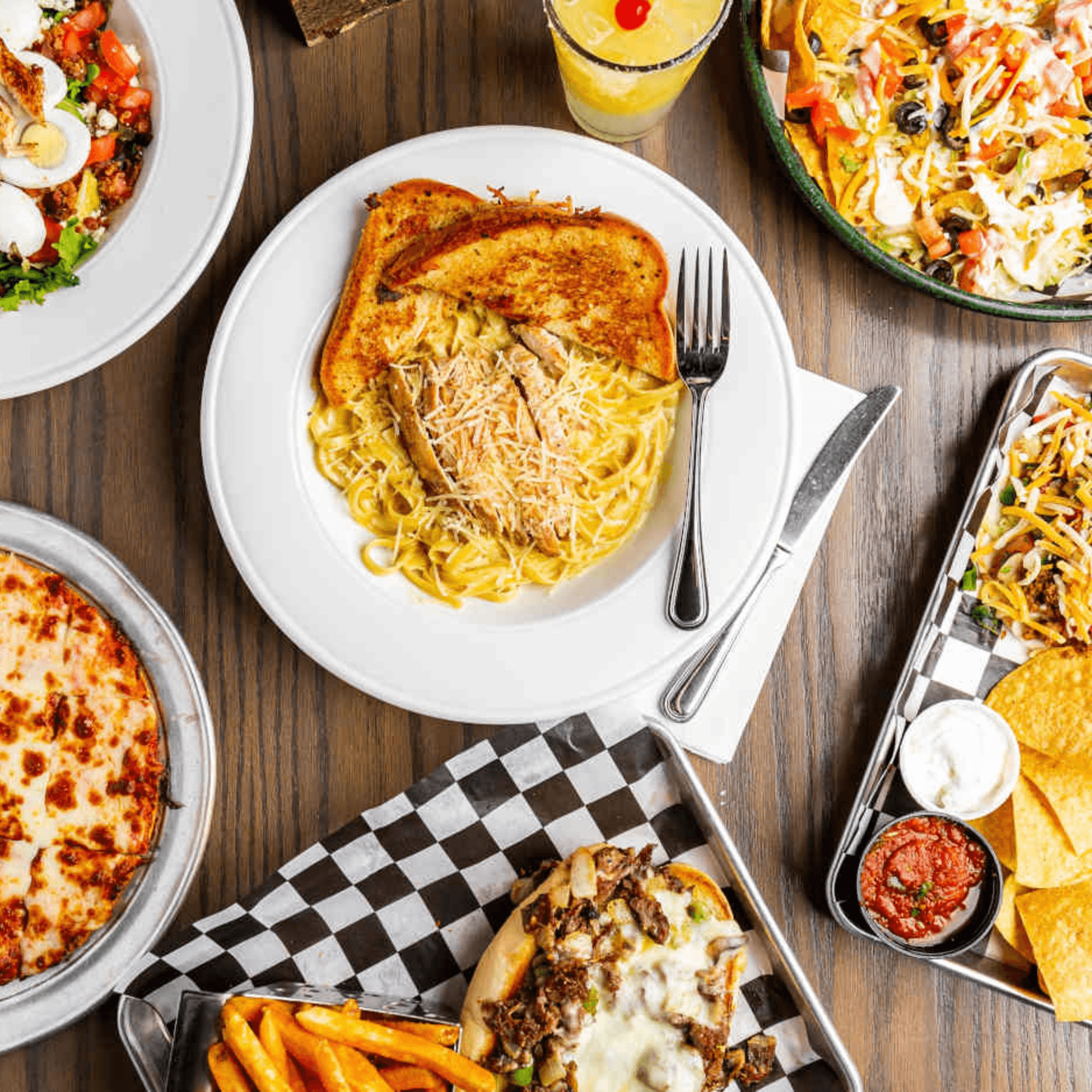 Rookies Sports Bar & Grill gallery image #8