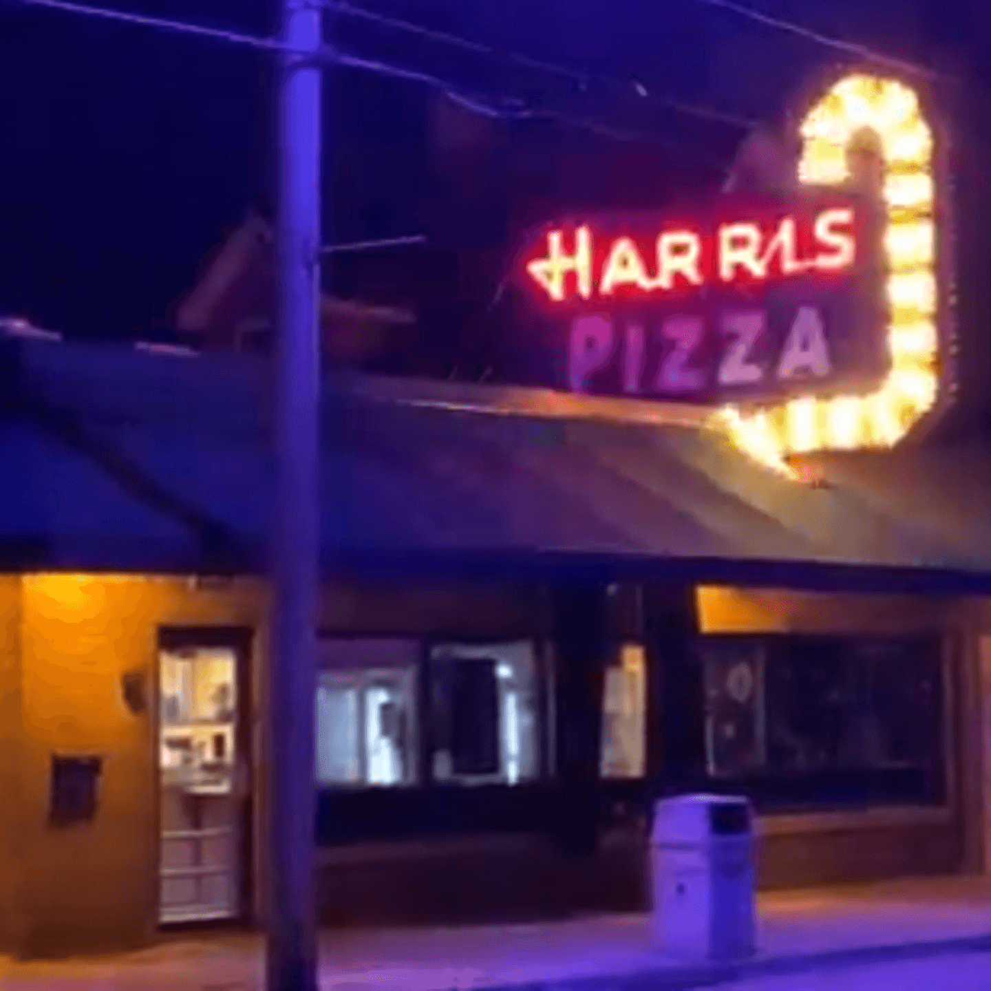 Harris Pizza • Rock Island
