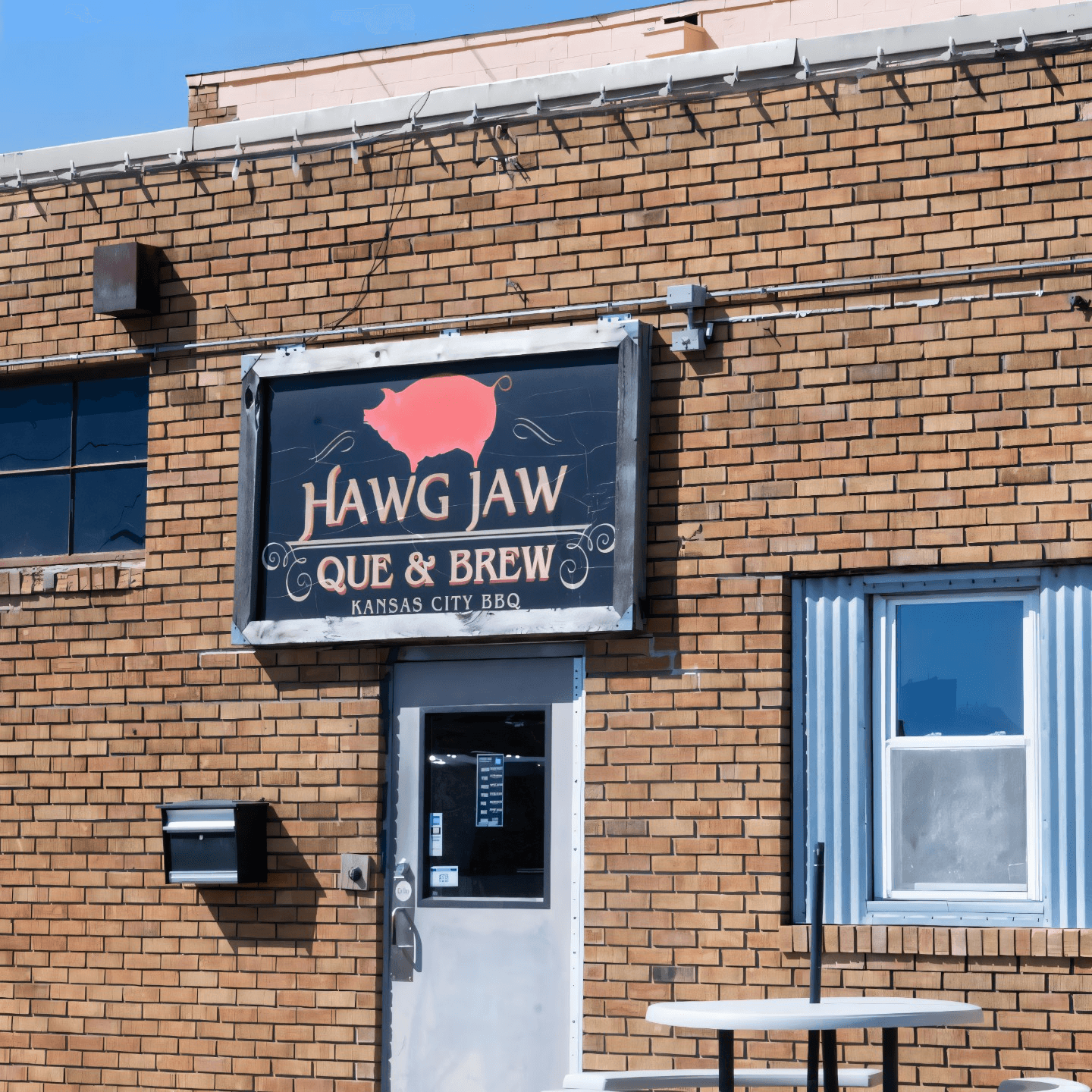 Welcome to Hawg Jaw Que & Brew
