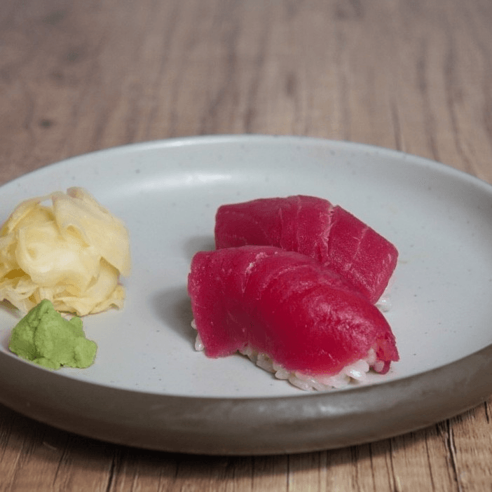 Tuna Nigiri　まぐろ.