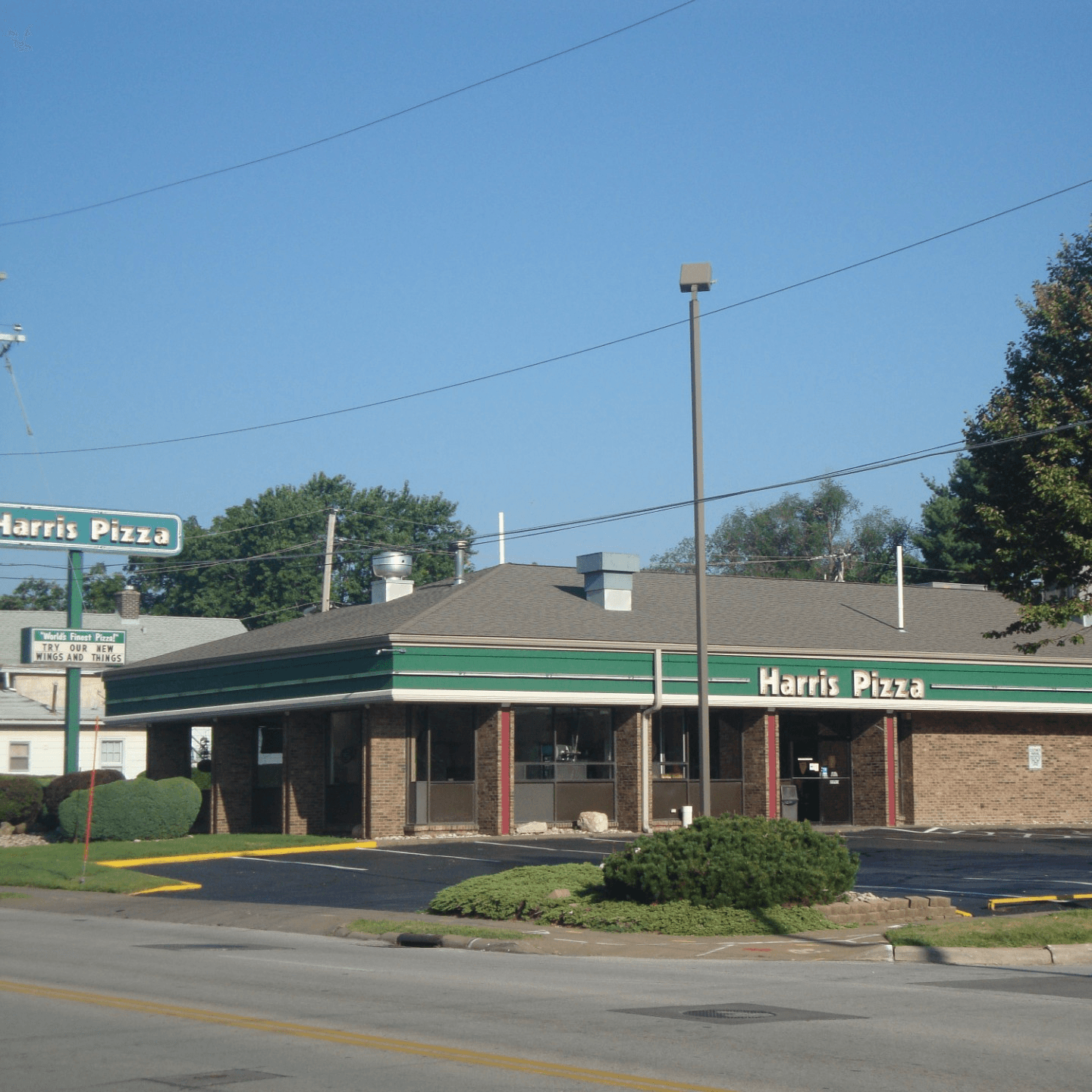 Harris Pizza • Davenport