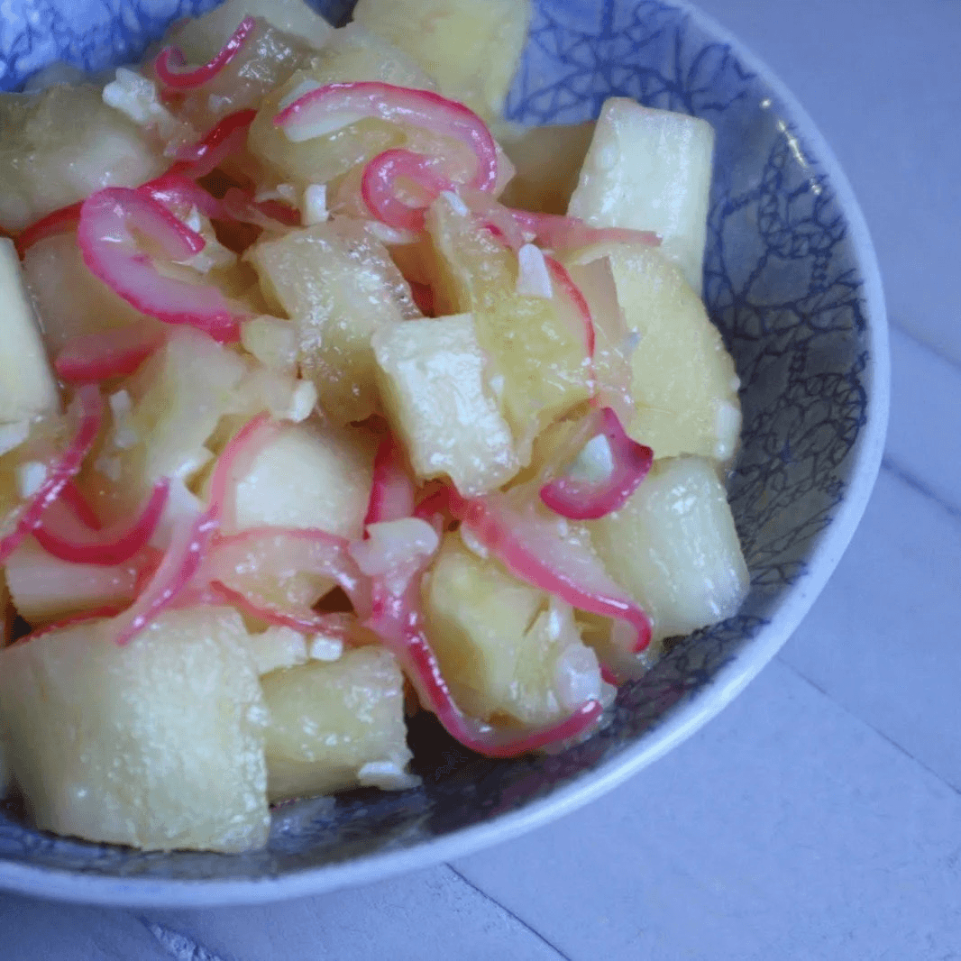 Yuca con Mojo 1/2 Tray.