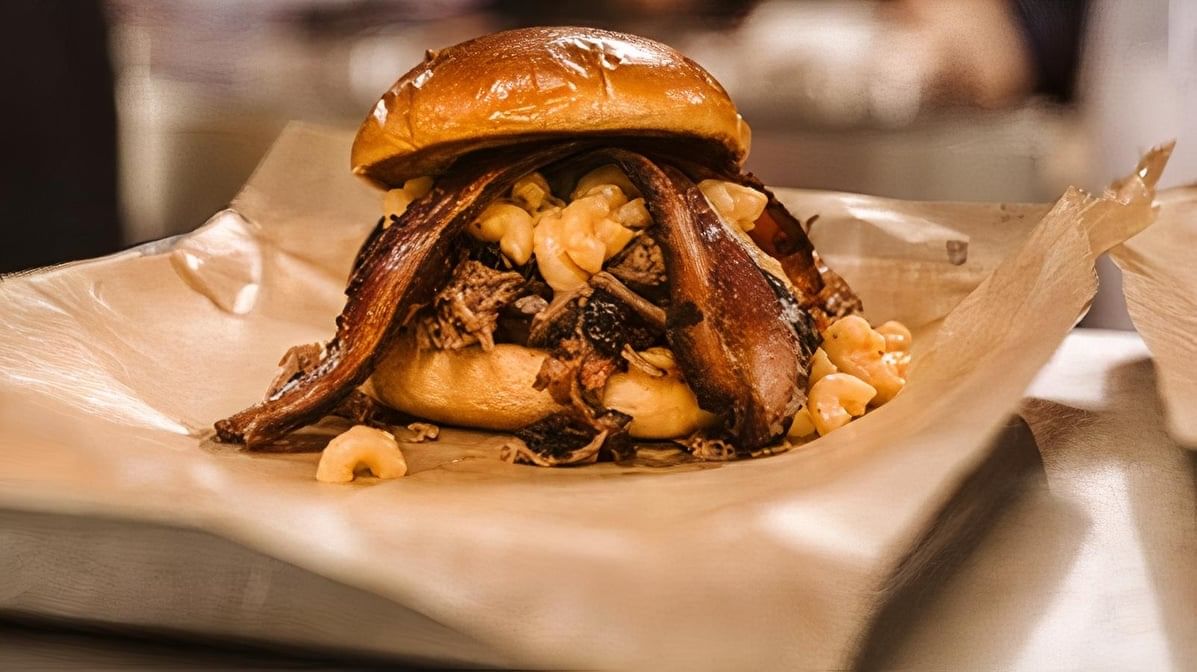 Black-Throated Wind.