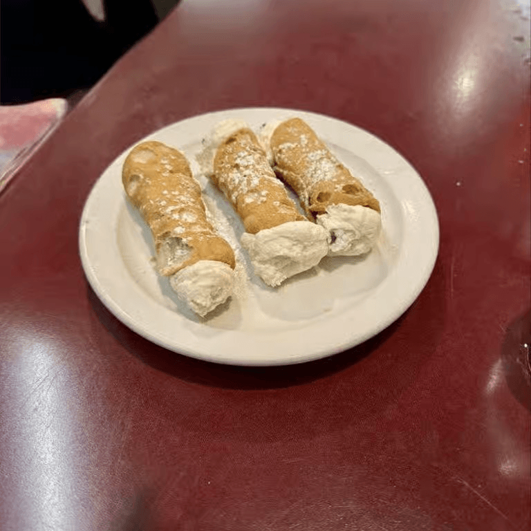 Cannoli.