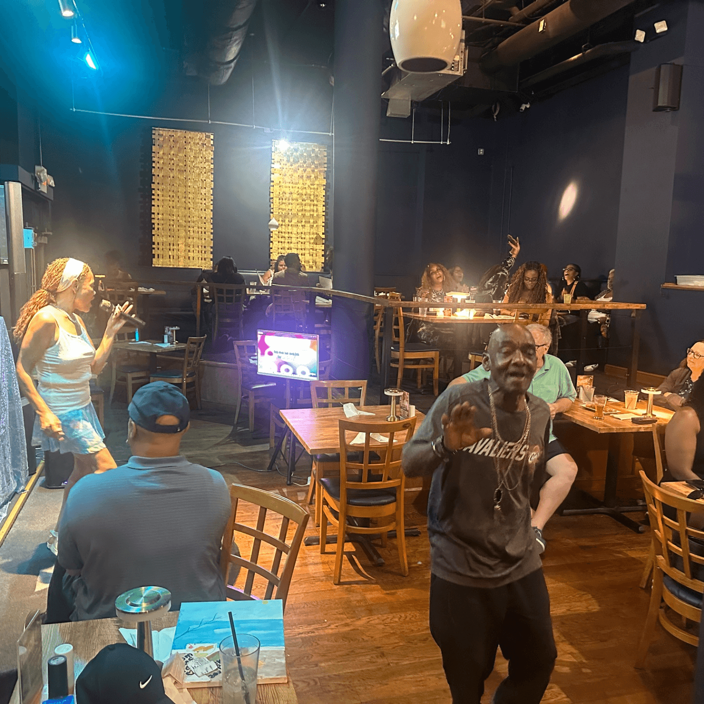 Brunch + Vibes in the Heart of Downtown