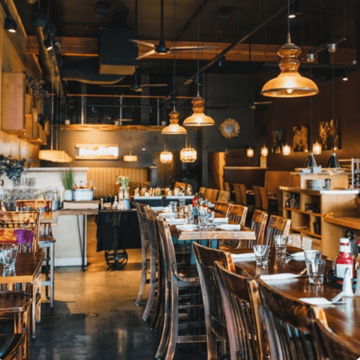 Cozy Dining Awaits: Reserve Now!