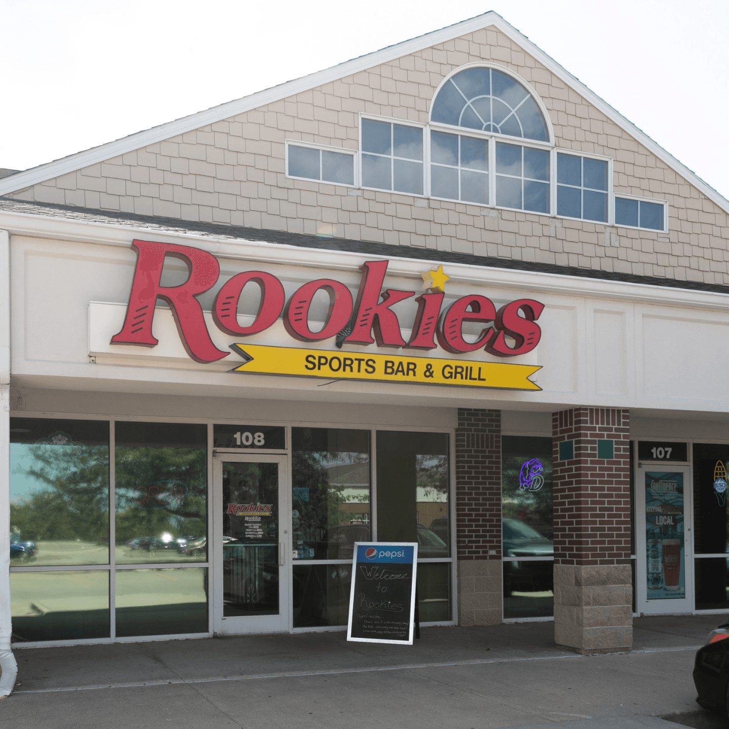 Welcome to Rookies Sports Bar & Grill