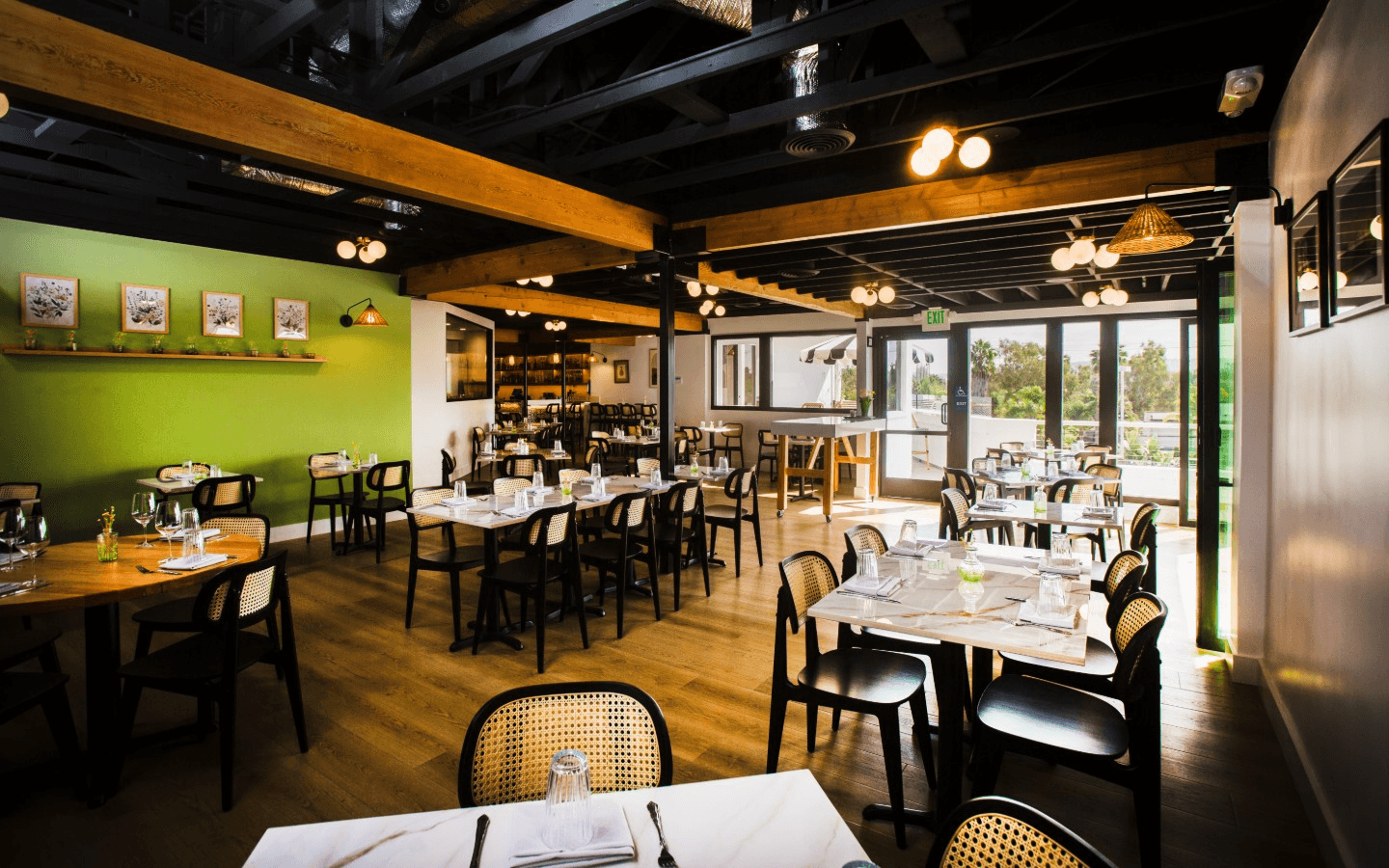 Book Your Spot, Dine Without Wait!