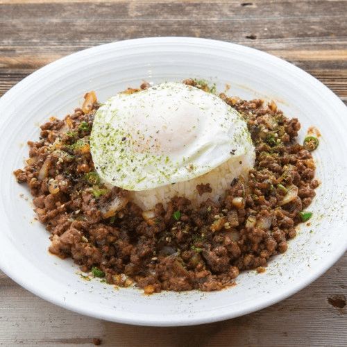 R08 Minced Pork & Egg with Rice 原味/辣味肉碎煎蛋飯