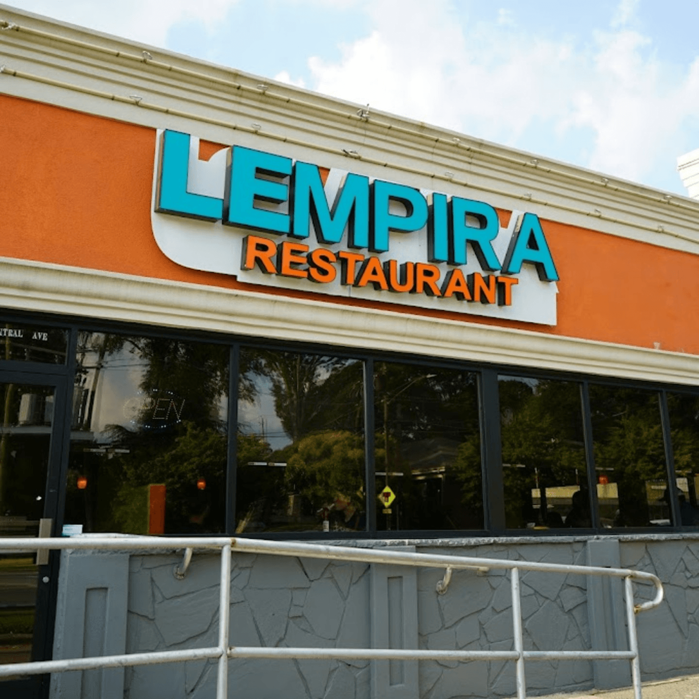 Lempira Central Ave.