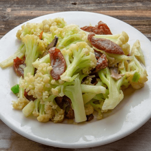 V04 Sautéed Taishan Cauliflower with Preserved Meat 臘味炒台山椰菜花