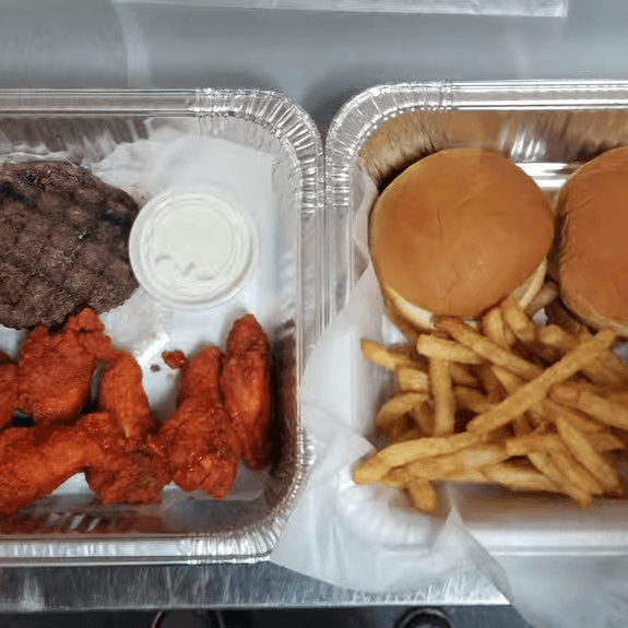 2 Burgers & 10 Wings Combo.