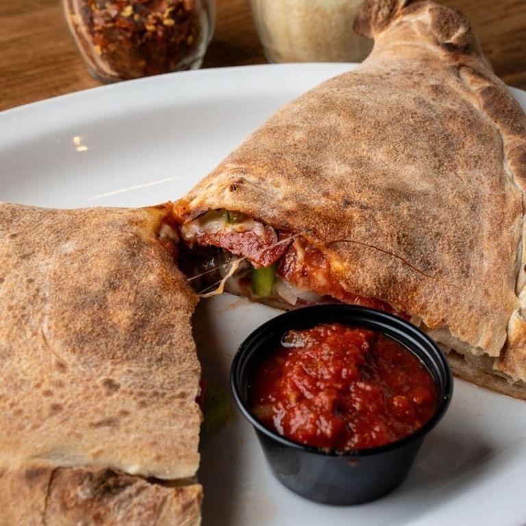 The Tres Calzone.