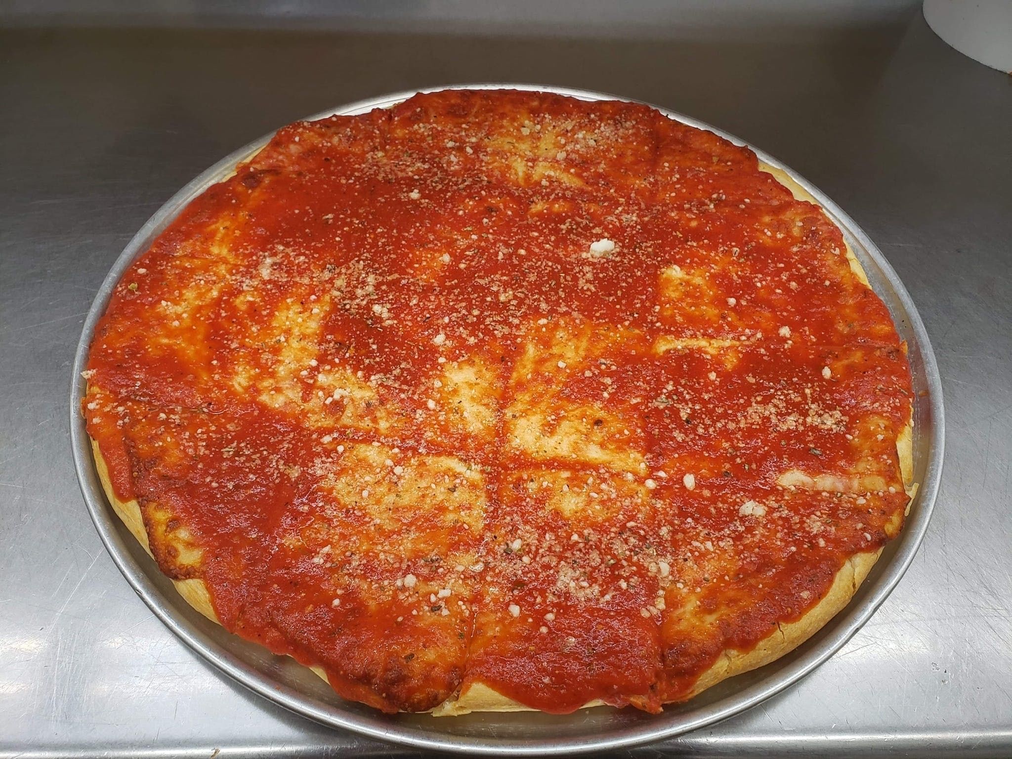 Delicious Cheese Pizza and More Italian Favorites