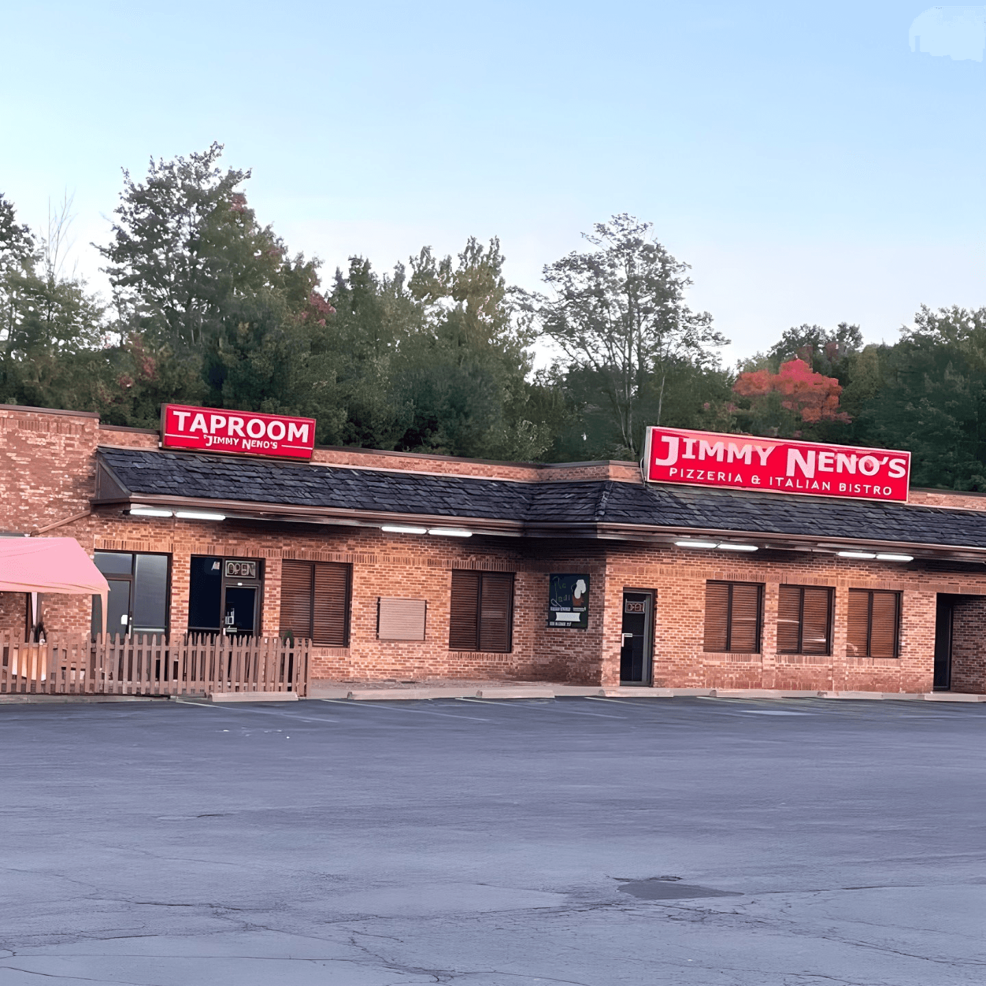 Welcome to Jimmy Neno’s Pizzeria & Taproom!