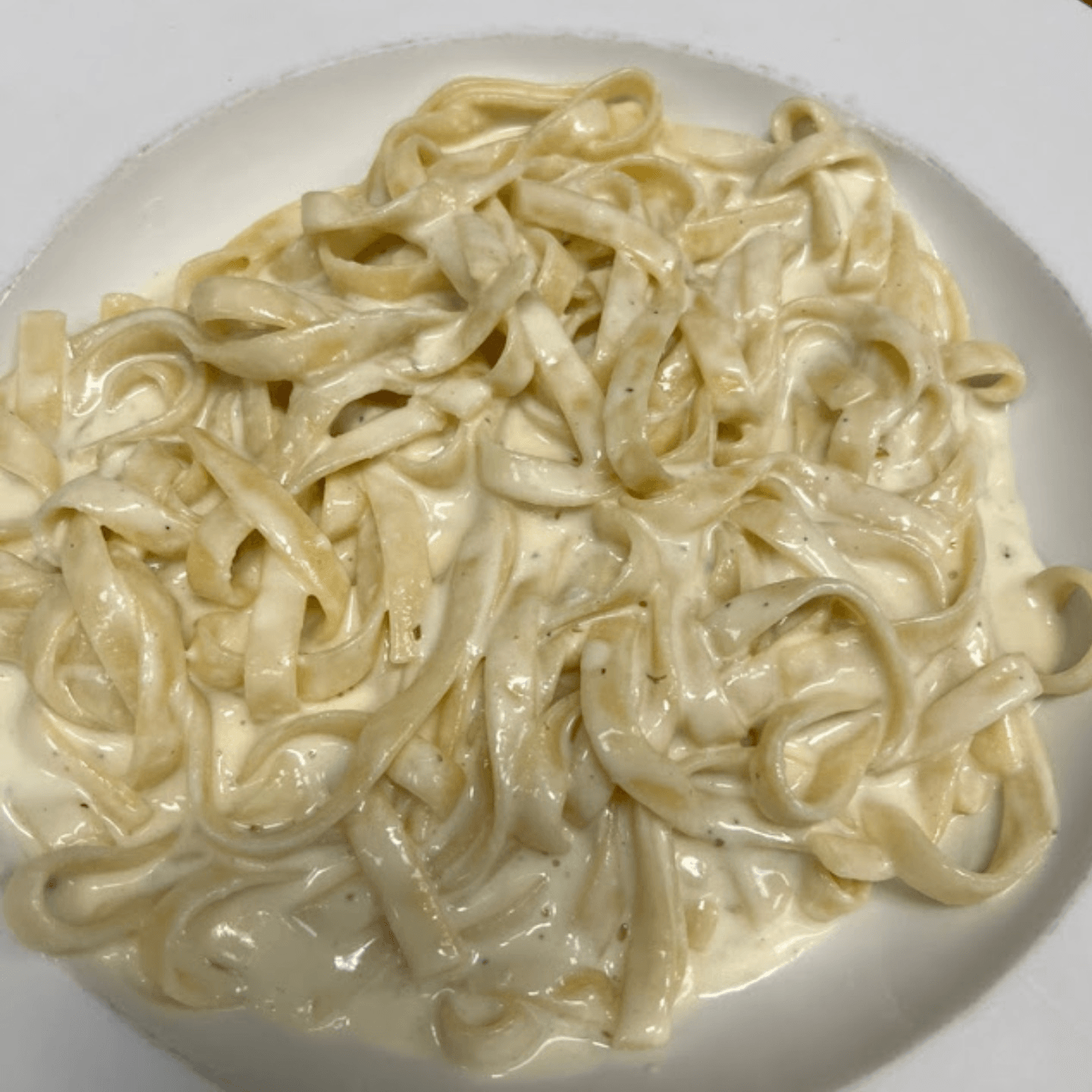 Fettuccine Alfredo: Creamy Pasta Perfection!