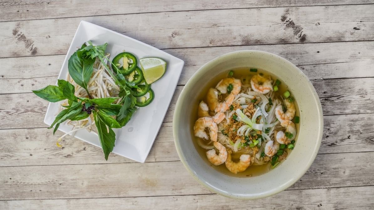 P7: Shrimp Noodle Soup - Pho Tom.