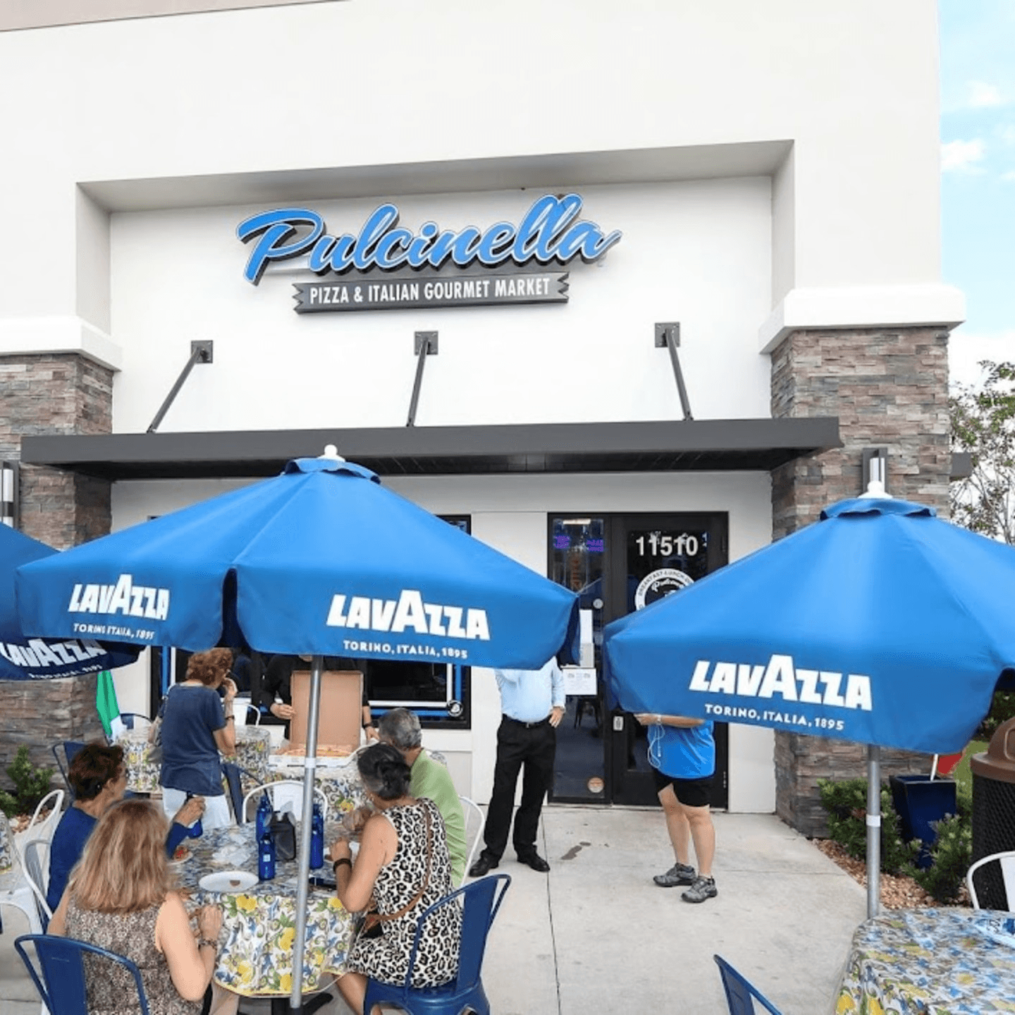 Dine Outdoors & Savor Every Moment
