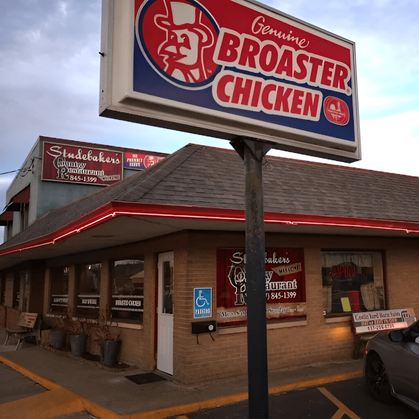 Welcome to Studebaker's Country Restaurant