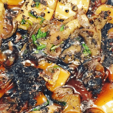 F3. Caramelized Tofu & Mushroom in Clay Pot.