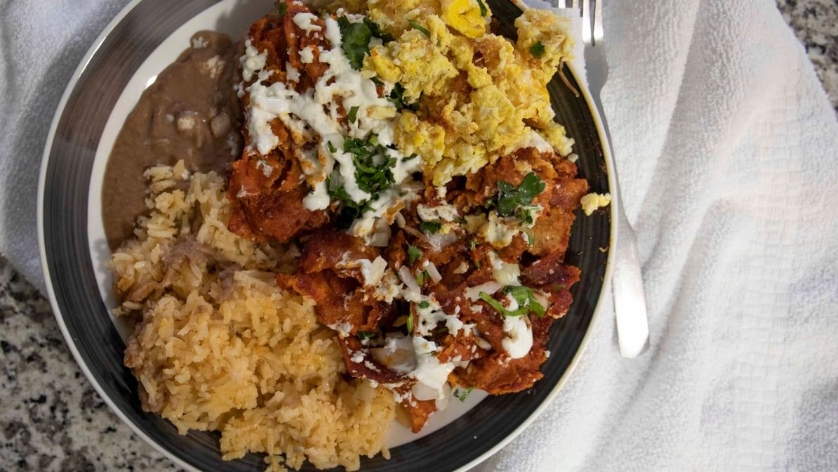 Chilaquiles con Huevo / Eggs with Chilaquiles.