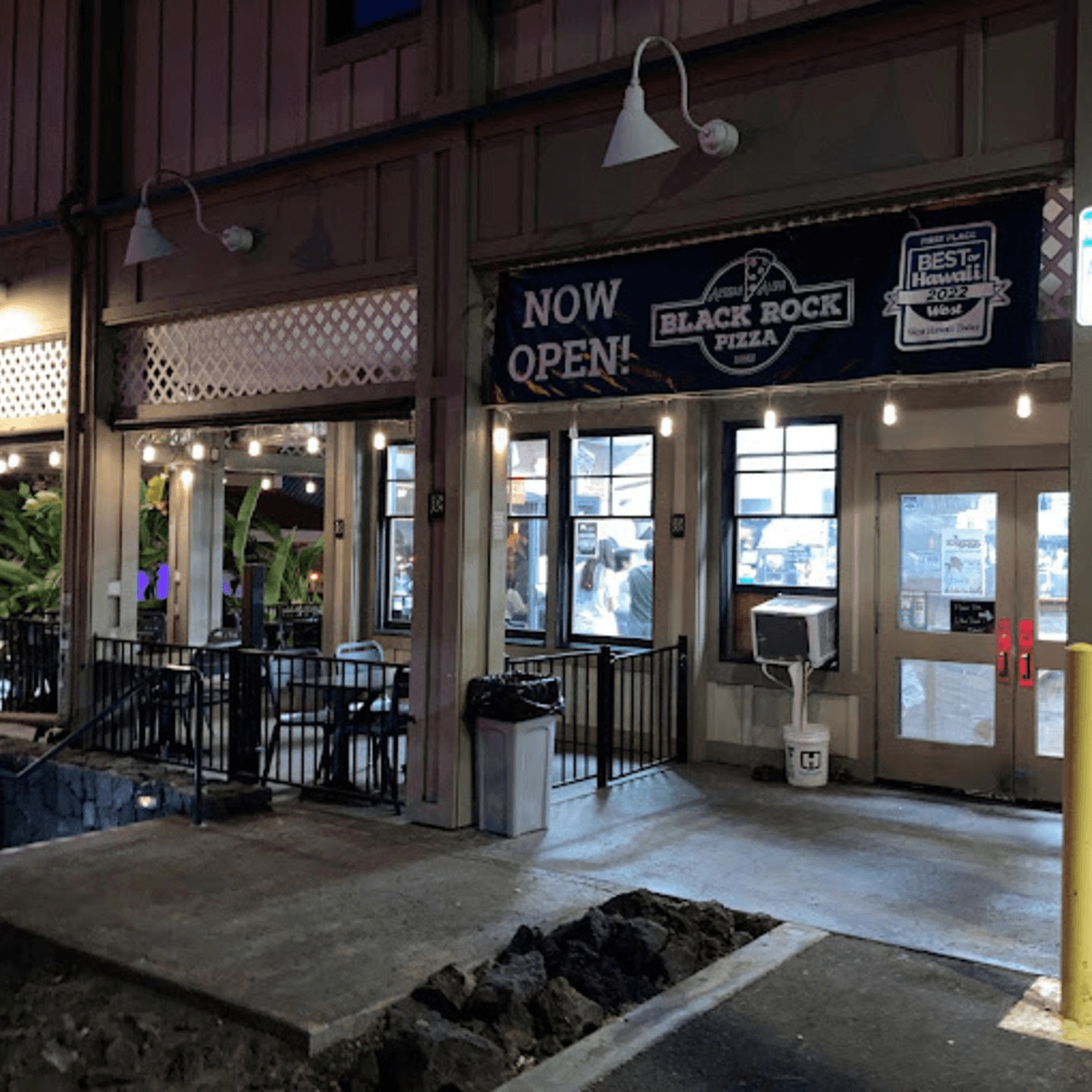 Welcome to Black Rock Pizza- Kona