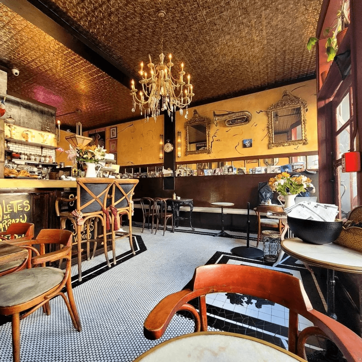 Join Us at À la Folie Café