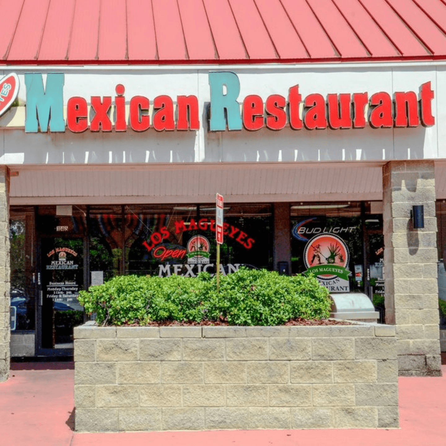 Welcome to Los Magueyes Mexican Restaurant!