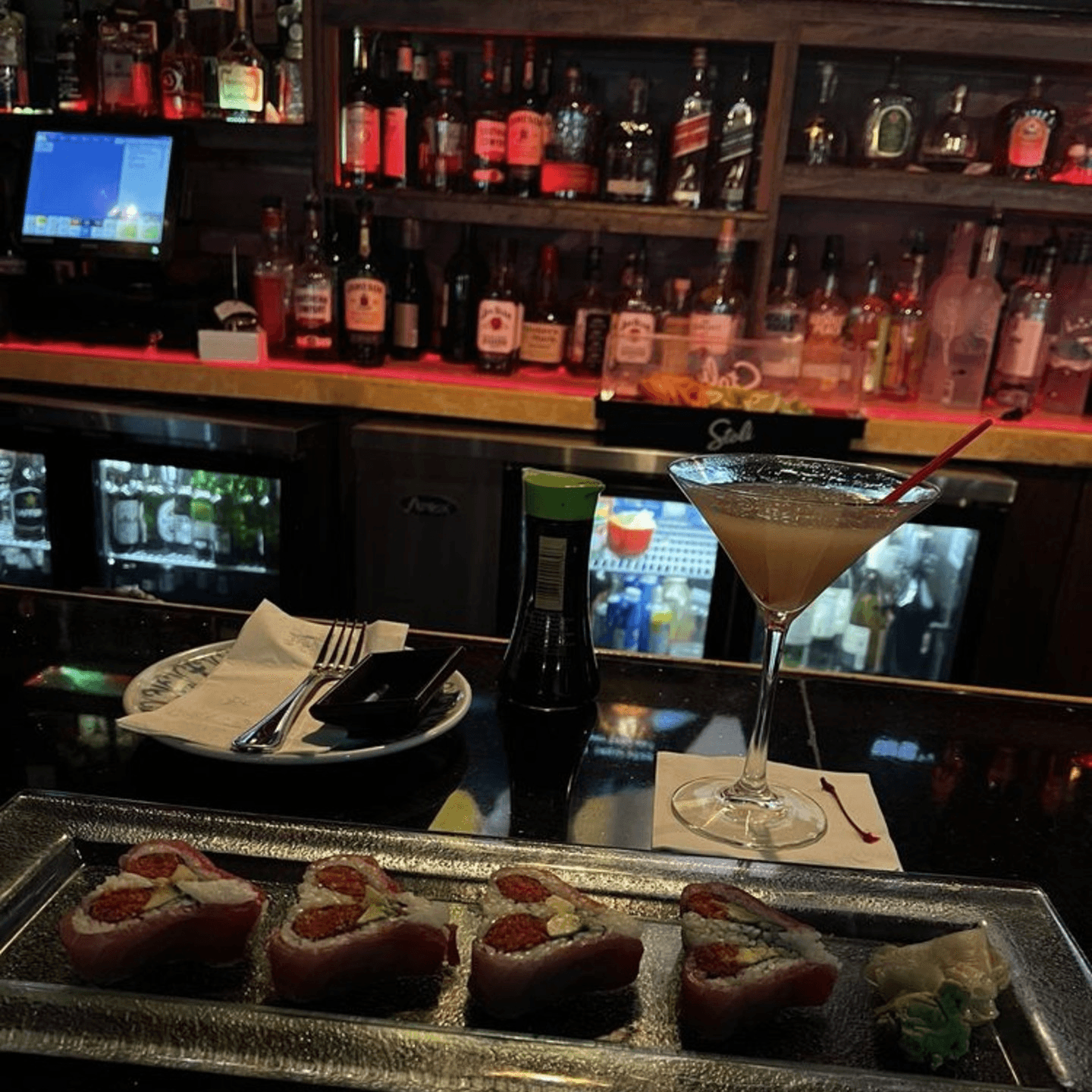 Happy Hour – Great Deals, Great Drinks 🍸