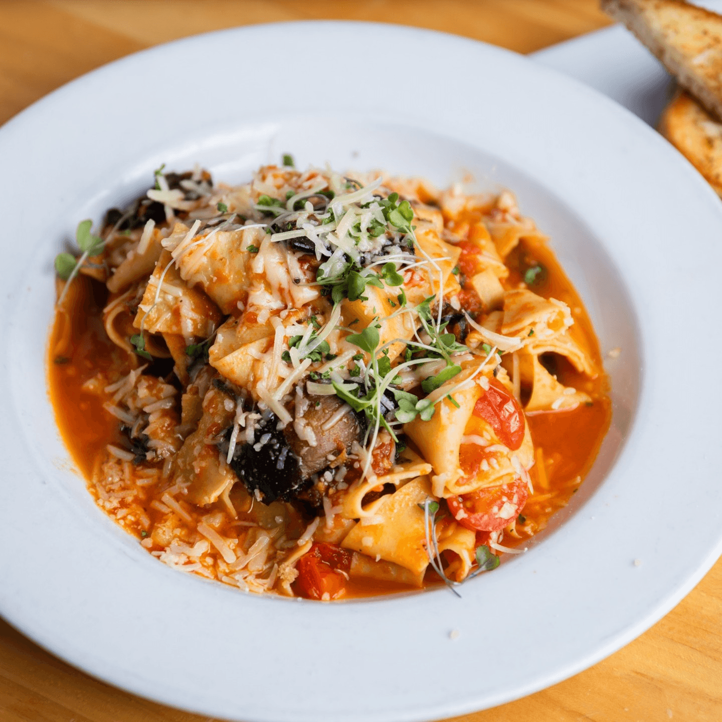 Honest Cooking, Familiar Comfort