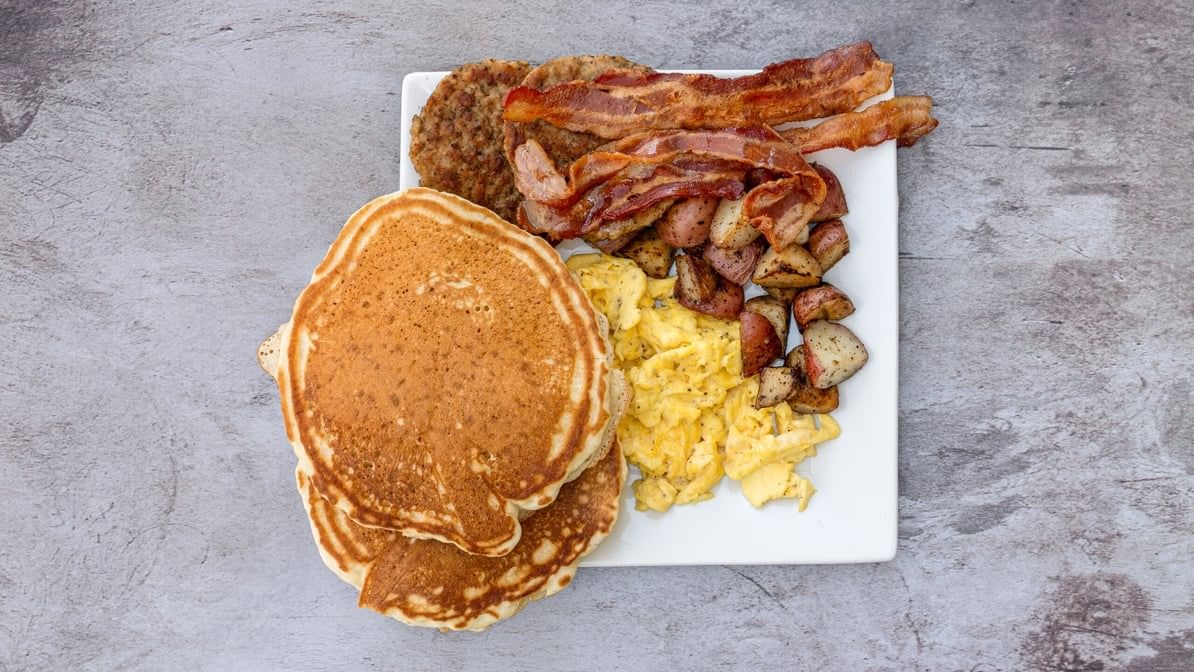 Cobb Salad: A Fresh American Classic