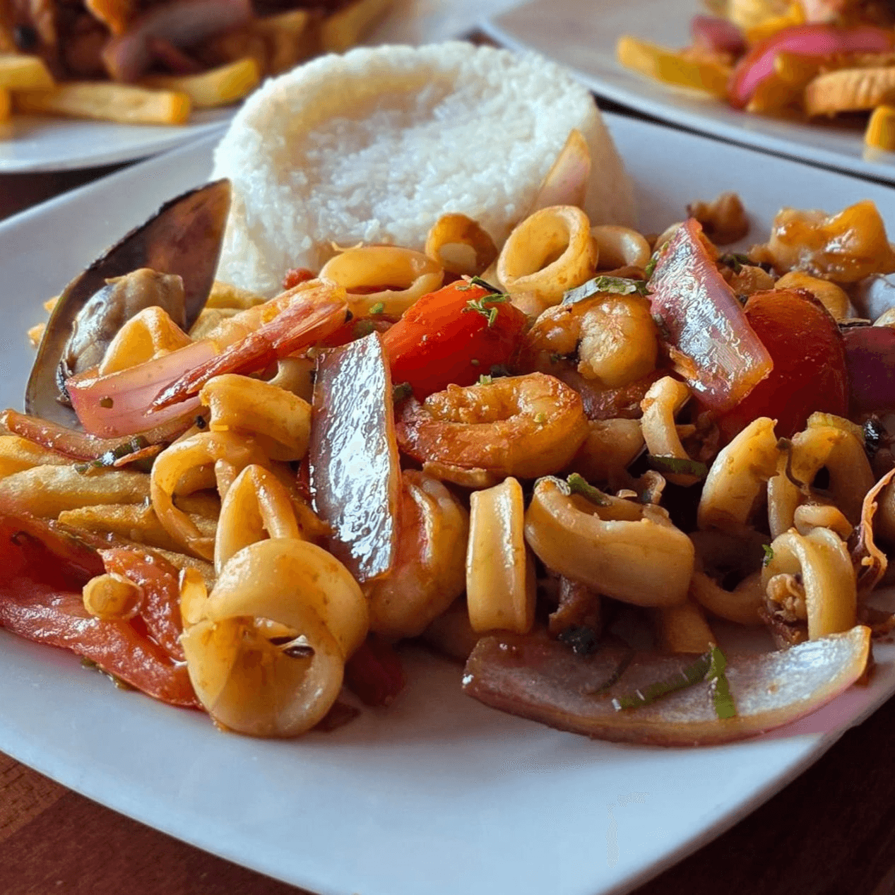Saltado De Mariscos.