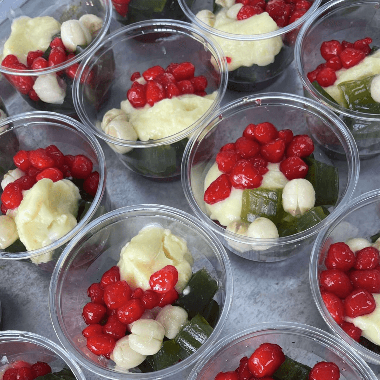 Rainbow Dessert - Chè Ba Màu - 8 oz. / 20 oz..