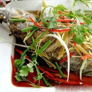 Cá Hấp Hành Gừng - Fish on the Steamboat.