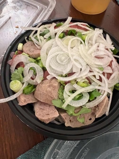 24. Thin Rare Beef Slices & Sliced Meatballs Noodle Soup (Pho Tai Bo Vien).