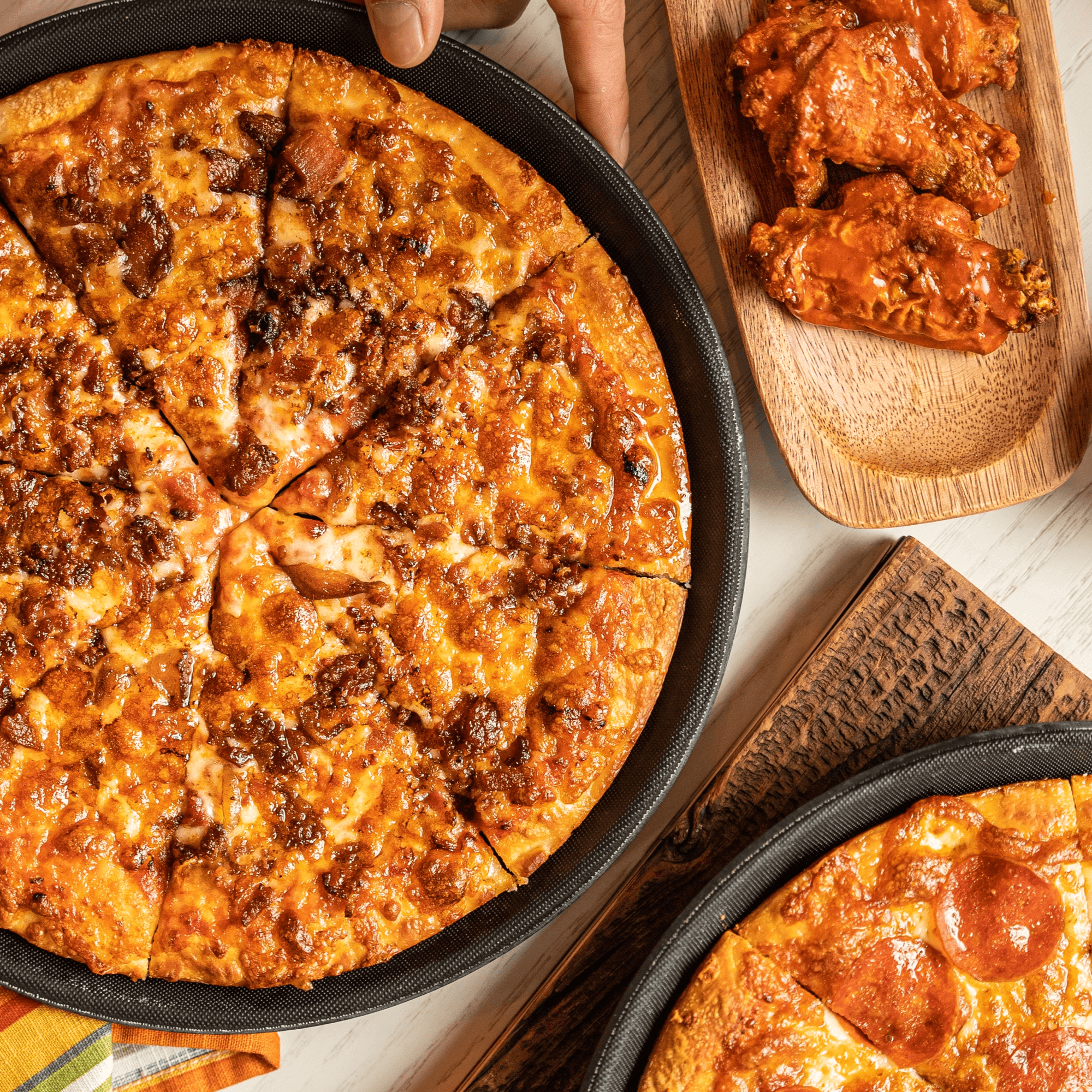 Singas Famous Pizza gallery image #9