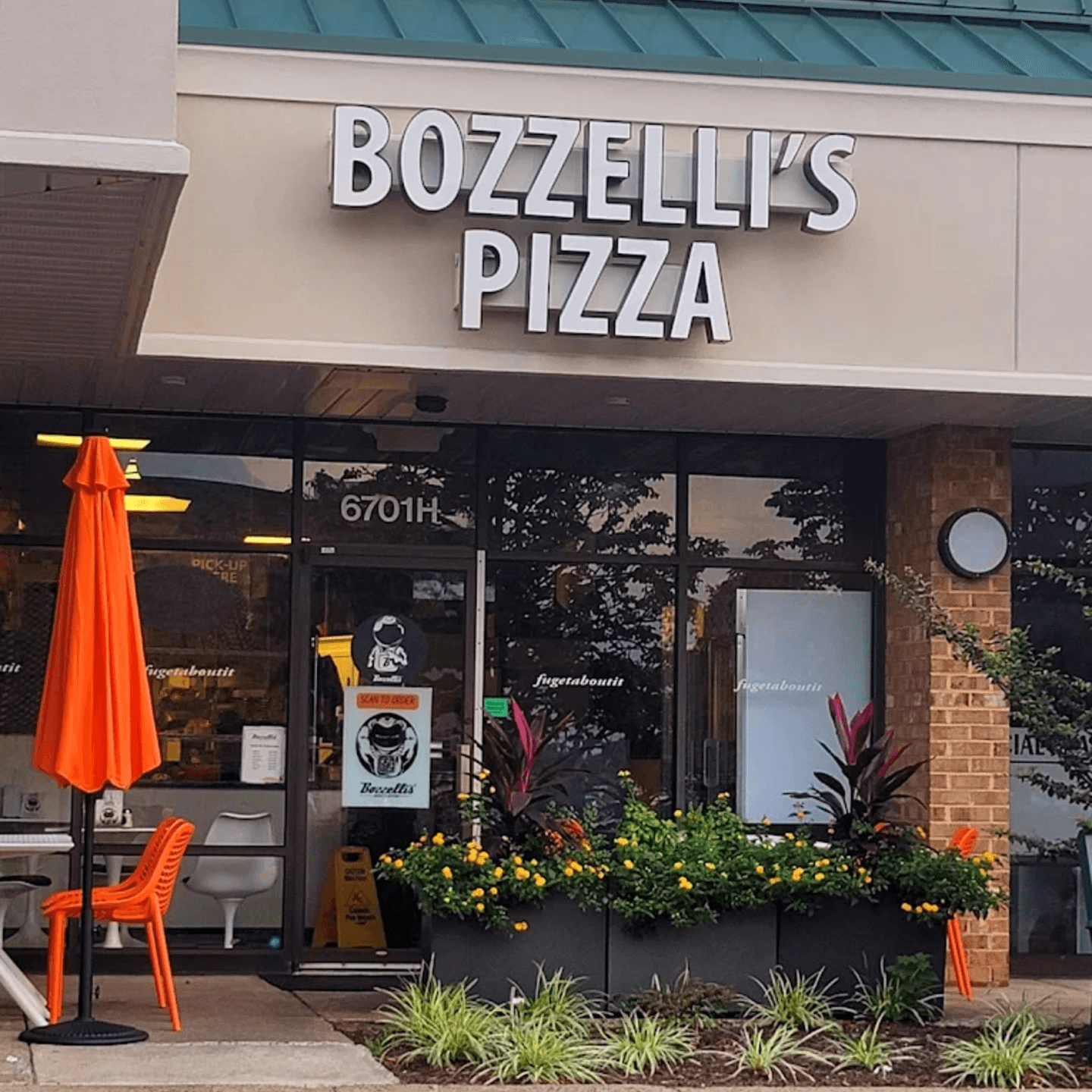 Bozzelli’s Italian Deli – Spring Mall