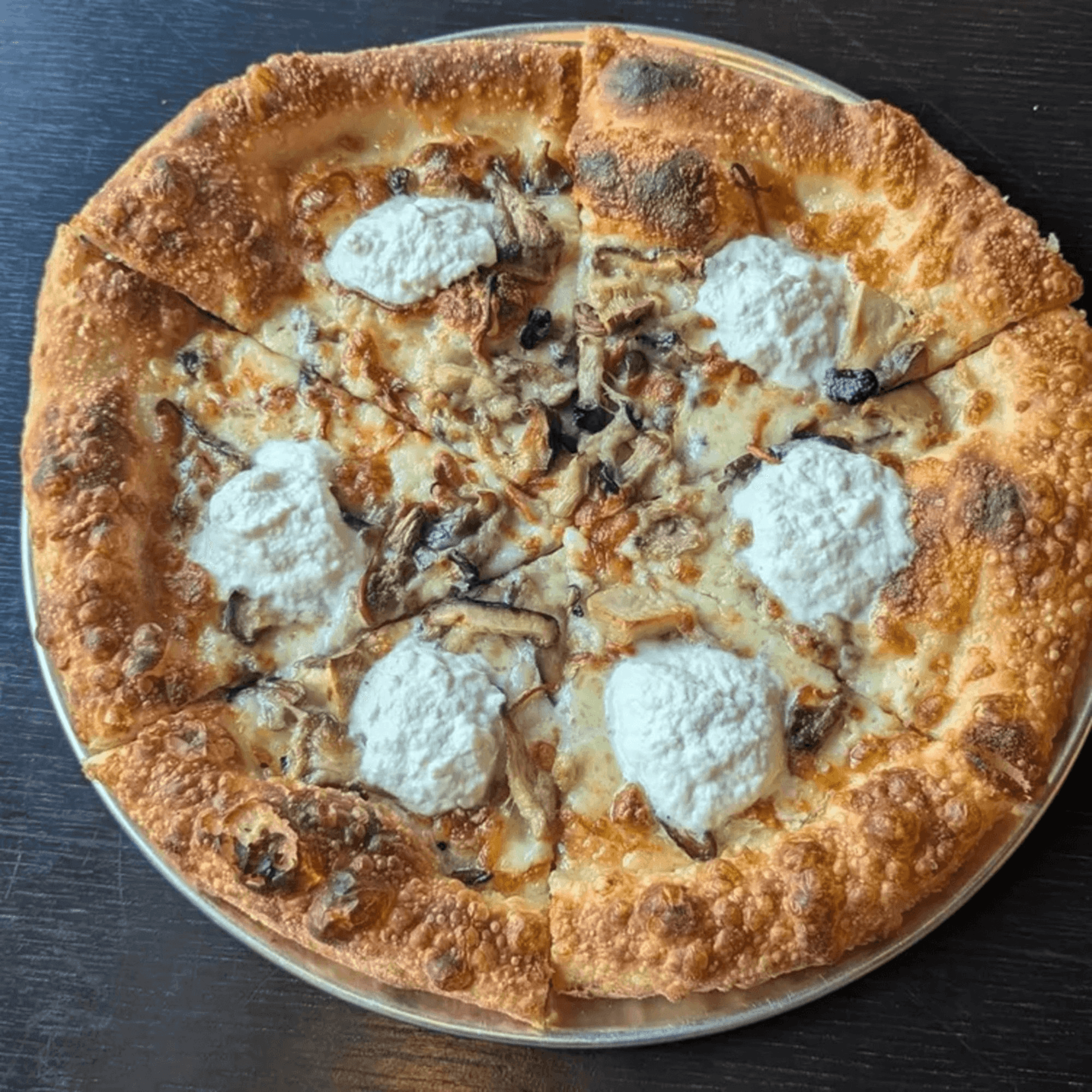 Cheezy's Artisan Pizza gallery image #3