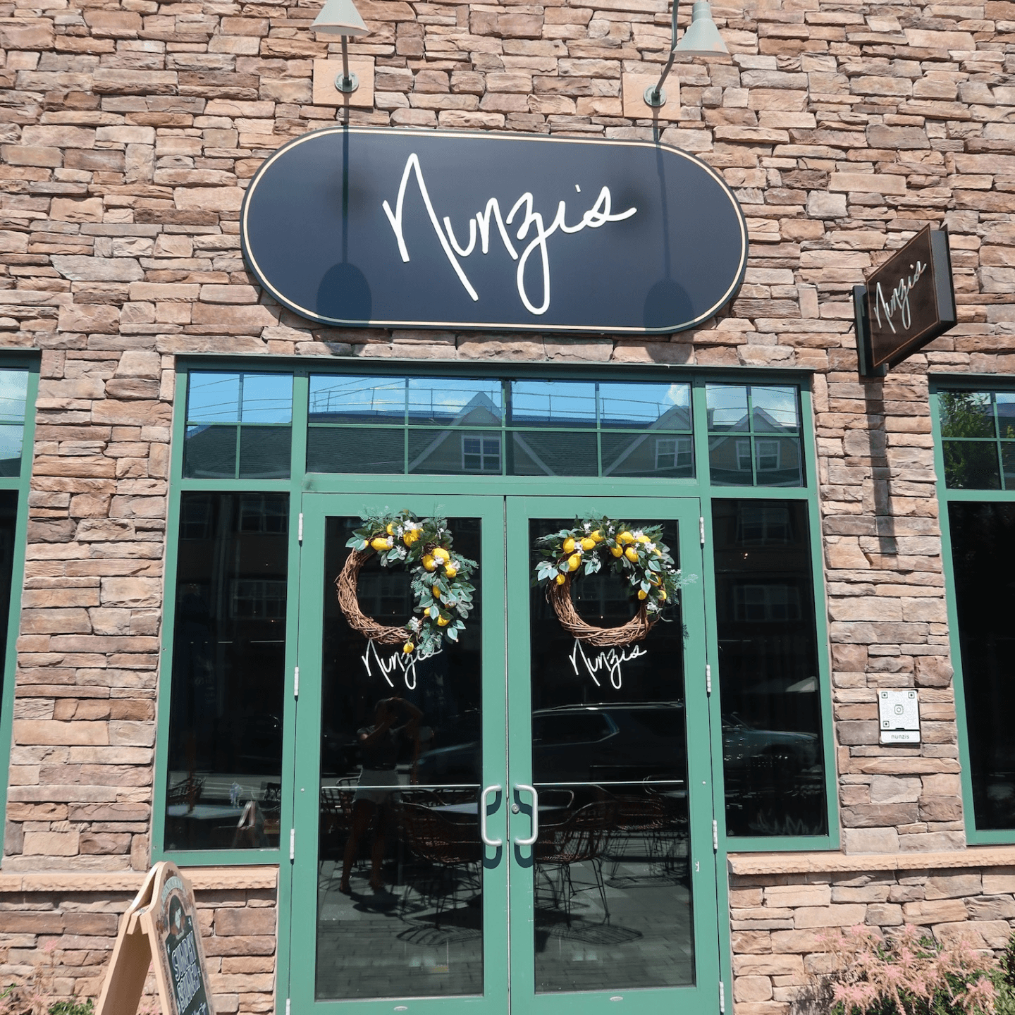 Welcome to Nunzi's Italian Restaurant 