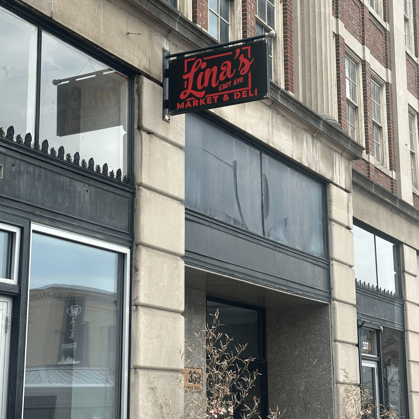 Welcome to Lina's! 