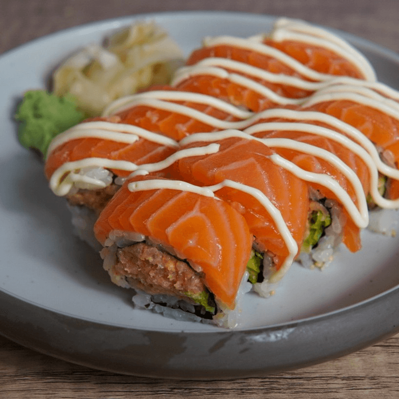 Bakka Salmon Spicy Tuna Cut Roll サーモン・スパイシーツナカットロール.