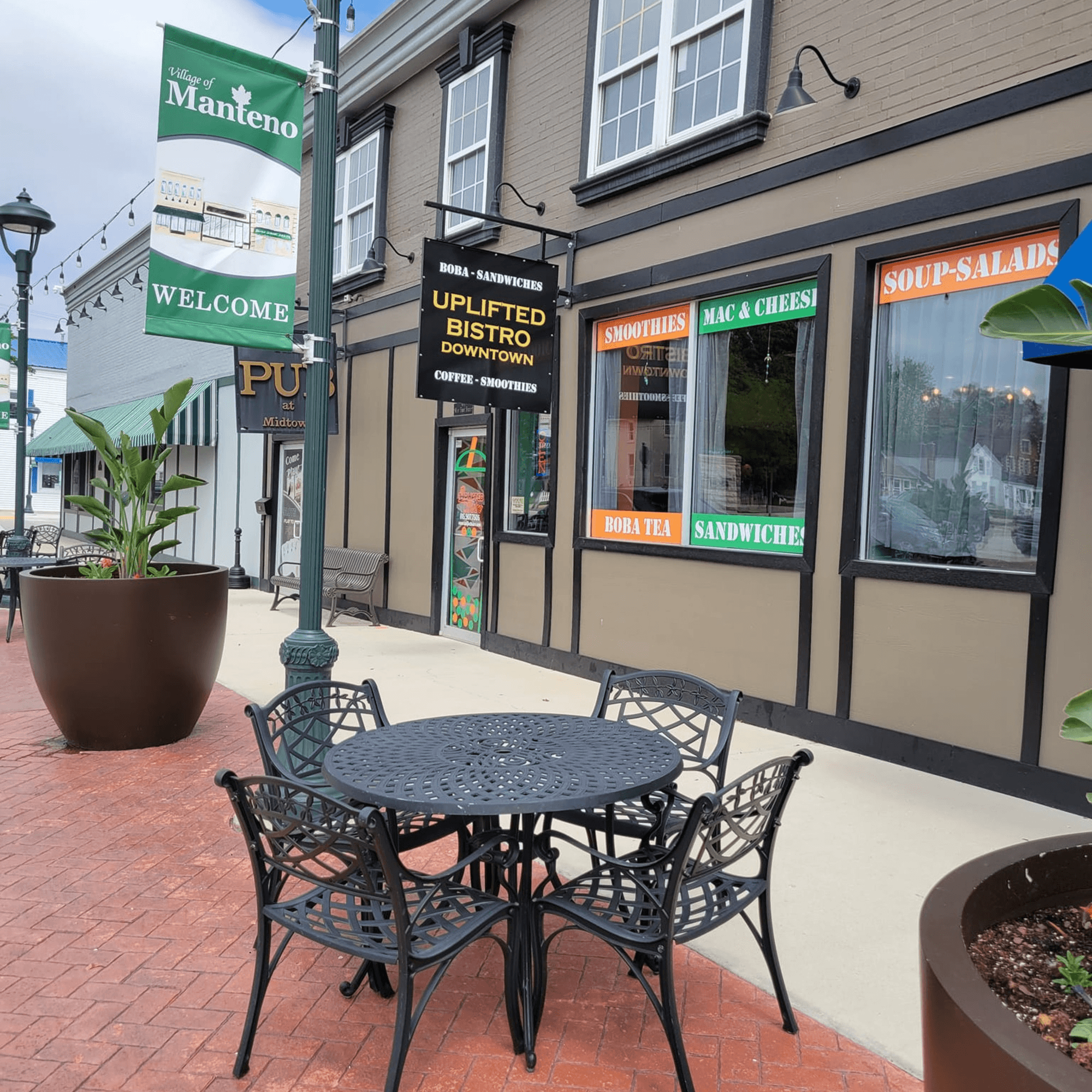 Uplifted Bistro gallery image #1