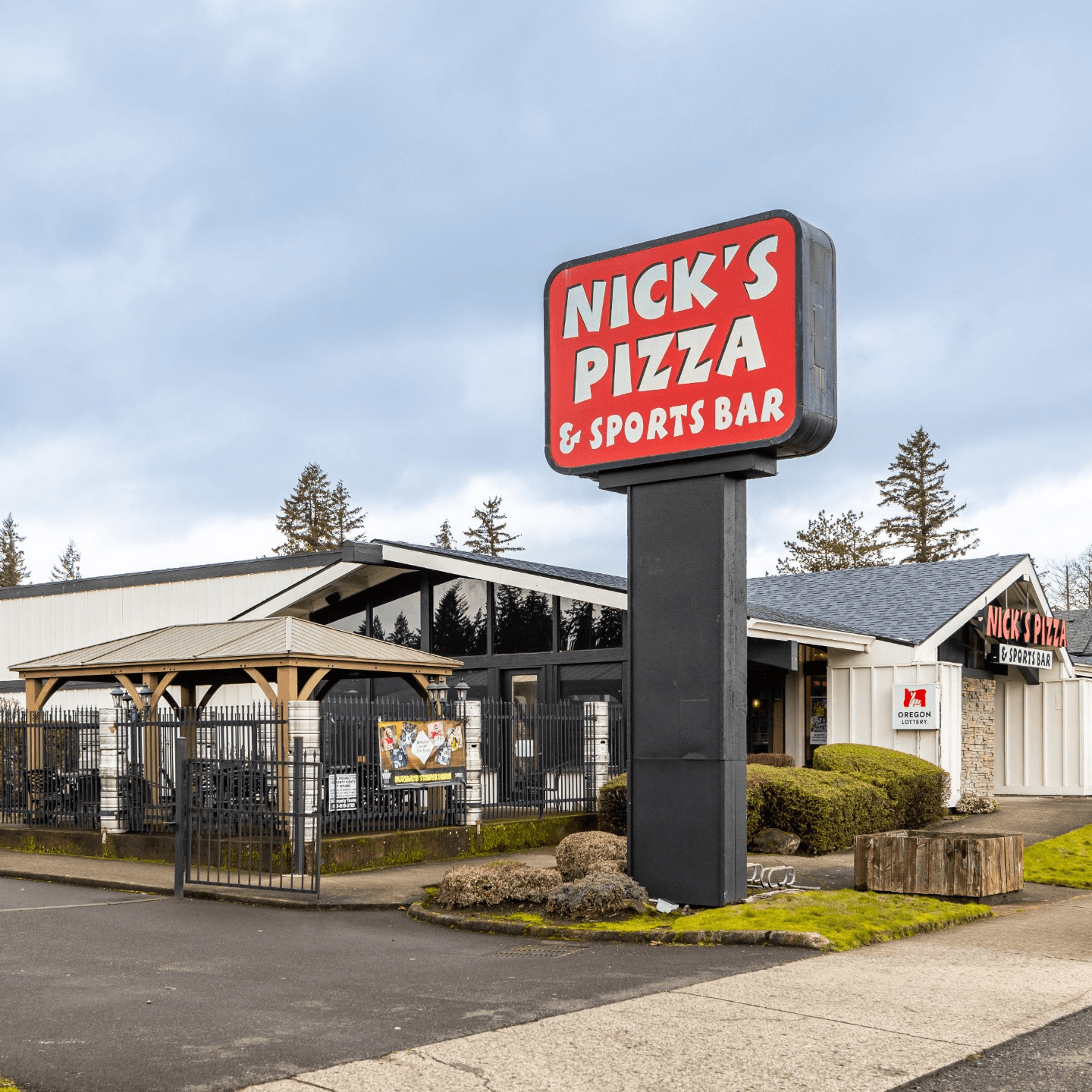 Welcome to Nick's Pizza & Sports Bar 🍕🏈