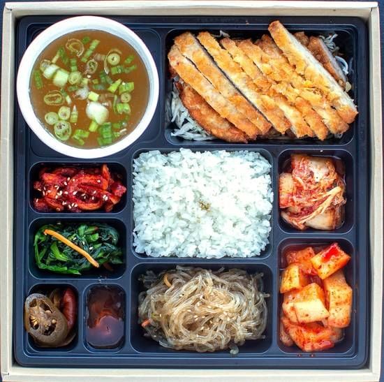 Premium tonkasu dosirak/프리미엄 돈까스 도시락.