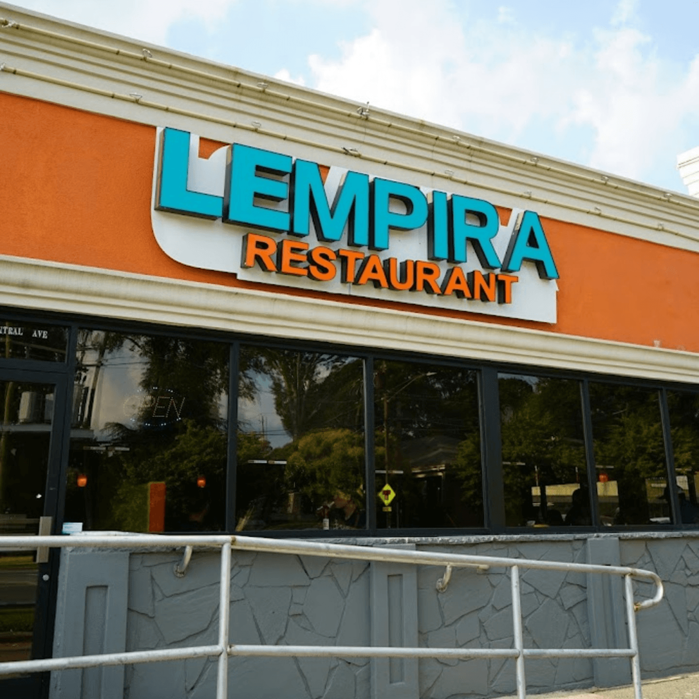 Welcome to Lempira | Central Ave.