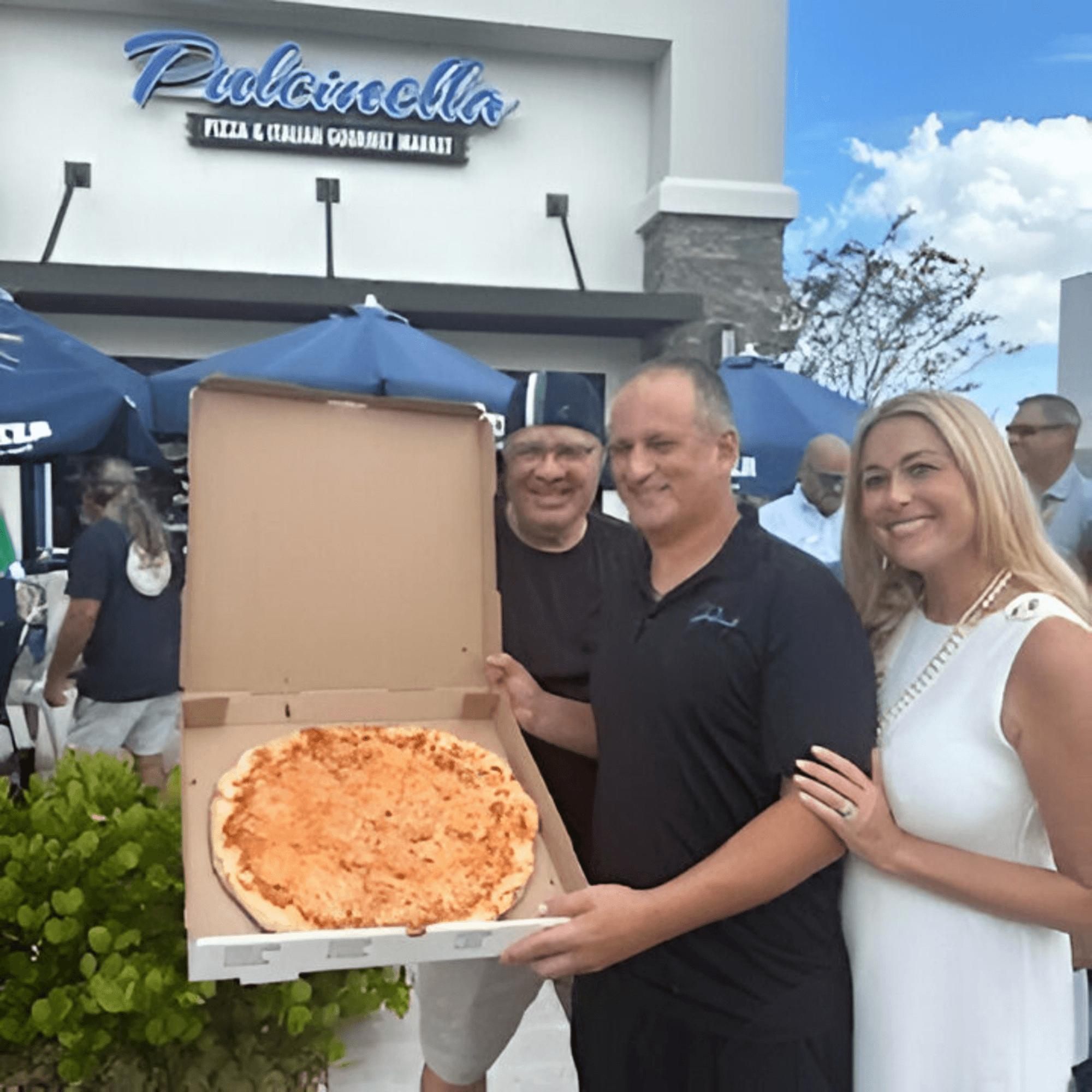 Pulcinella Pizza and Italian Market gallery image #2